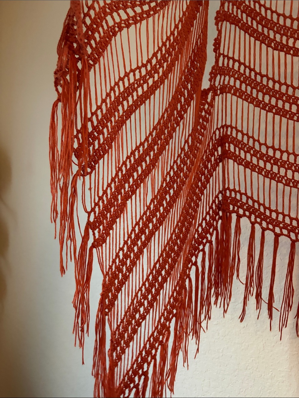 POL Open Weave Flyaway Fringe Vest - Picture 5 of 9